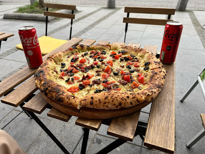 This is Pizza Madre's logo