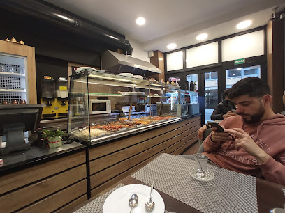 This is Meze Turski Restoran Halal's logo