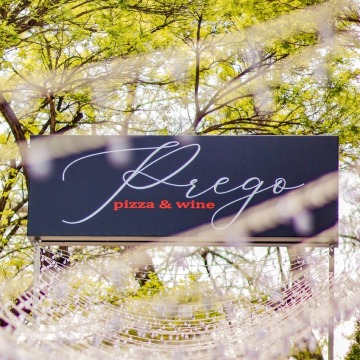 This is Prego Pizza & Wine's logo