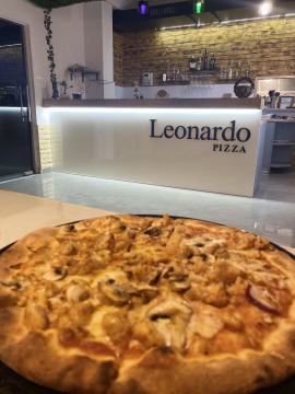 LEONARDO Pizzeria & Restaurant logo