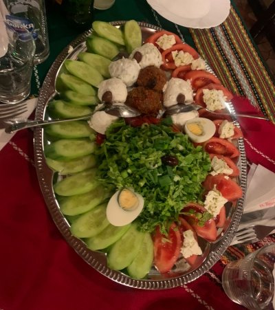 Чорбаджийска салата