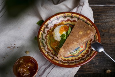 HOME-MADE SEMOLINA PUDDING WITH RESINS