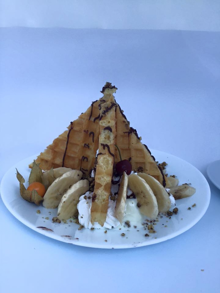 Малка част от нашите Сладки изкушения .... 