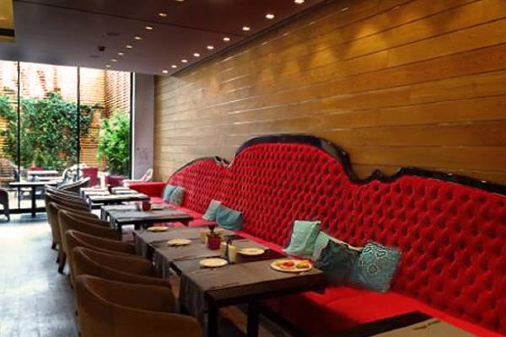 Вкусен обяд в Red Canape