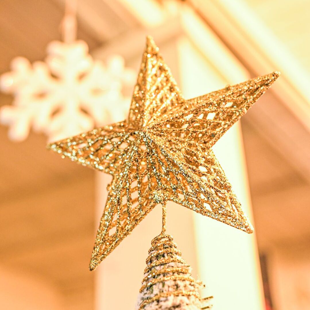 Коледно ни е :)