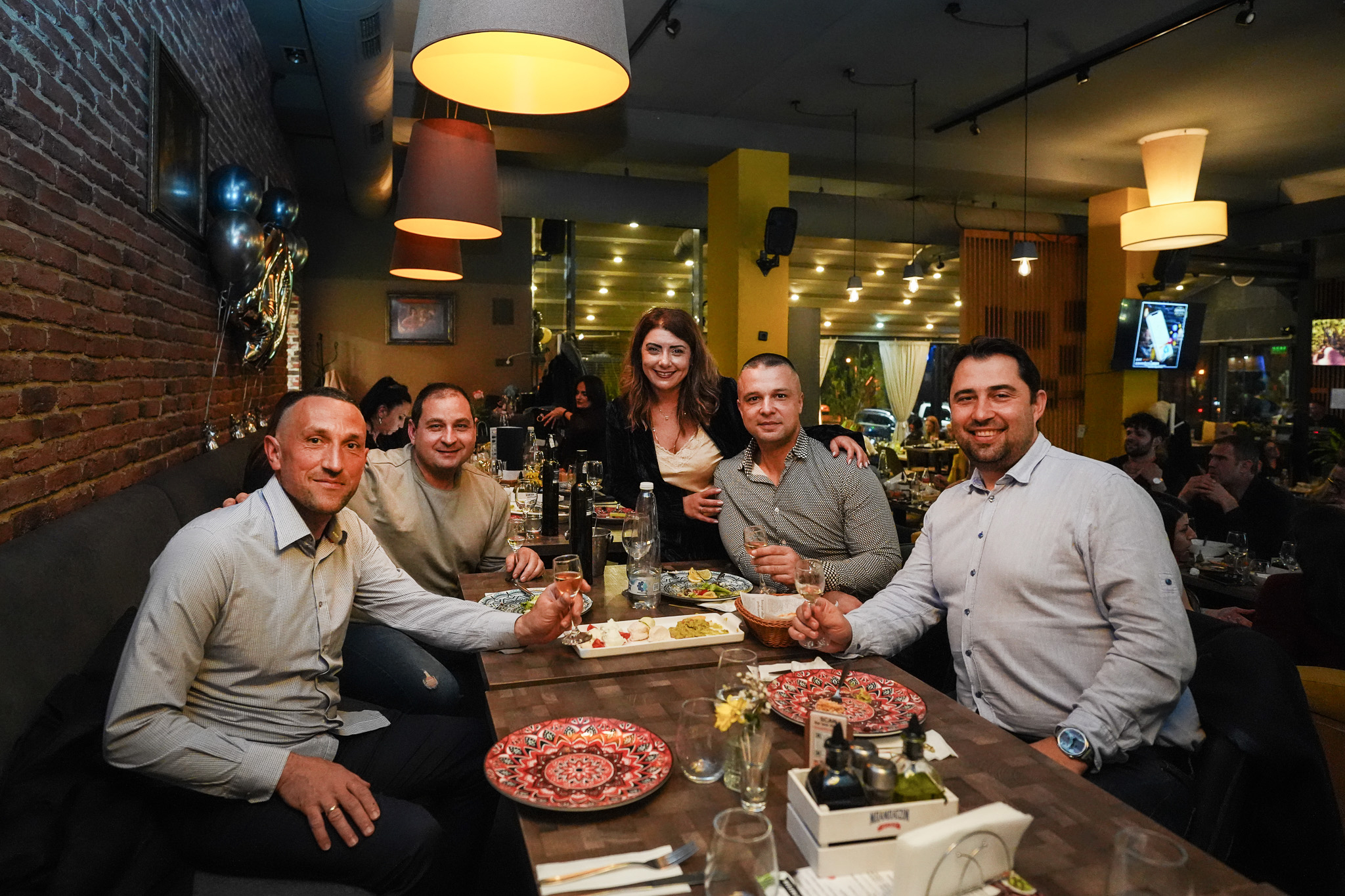 Поставихме началото на Gravity ....