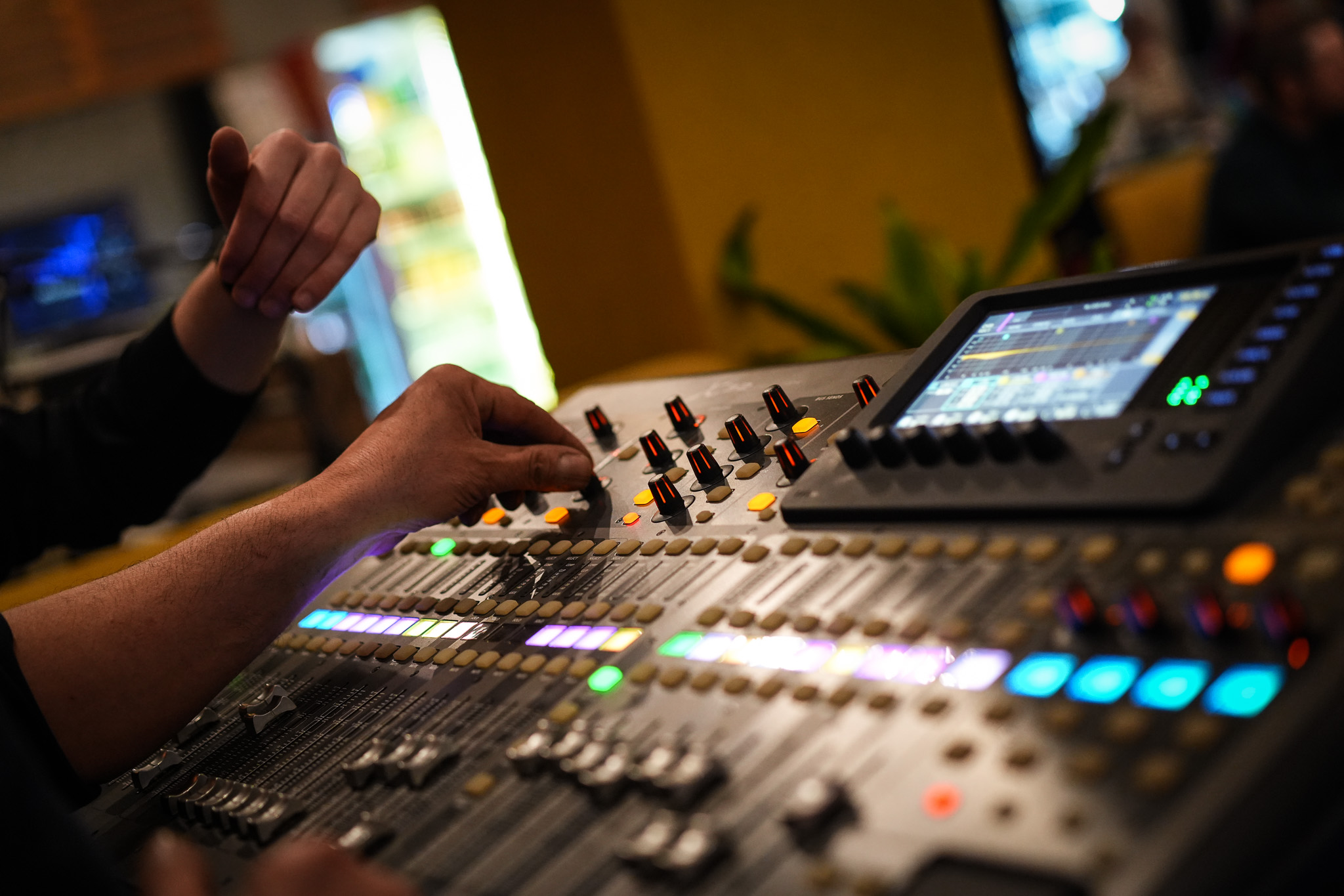 Поставихме началото на Gravity ....