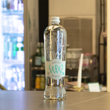 Бялата вода (стъкло с бял етикет)  750ml 