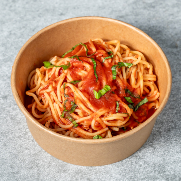 Спагети домат и босилек